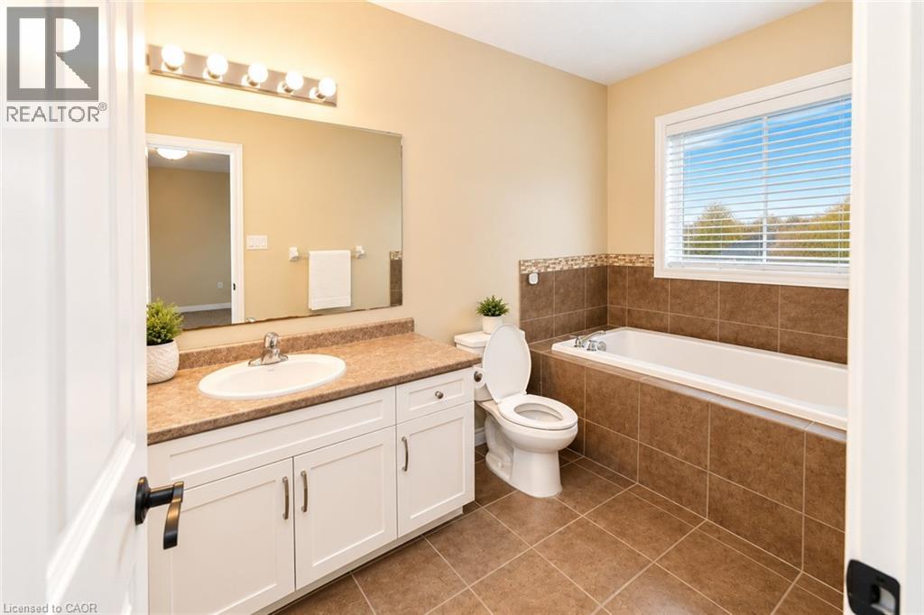 4 Drone Crescent Property Photo 12