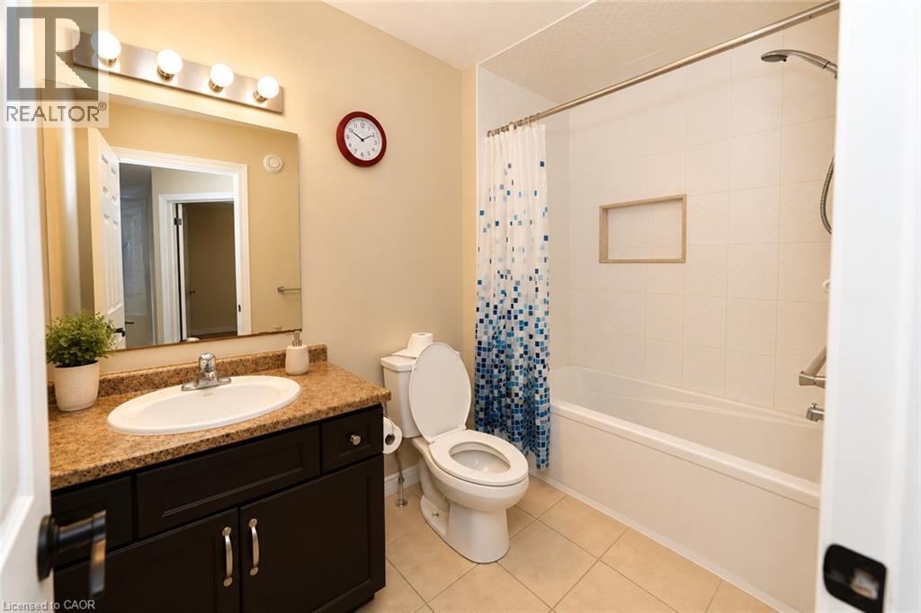 4 Drone Crescent Property Photo 14