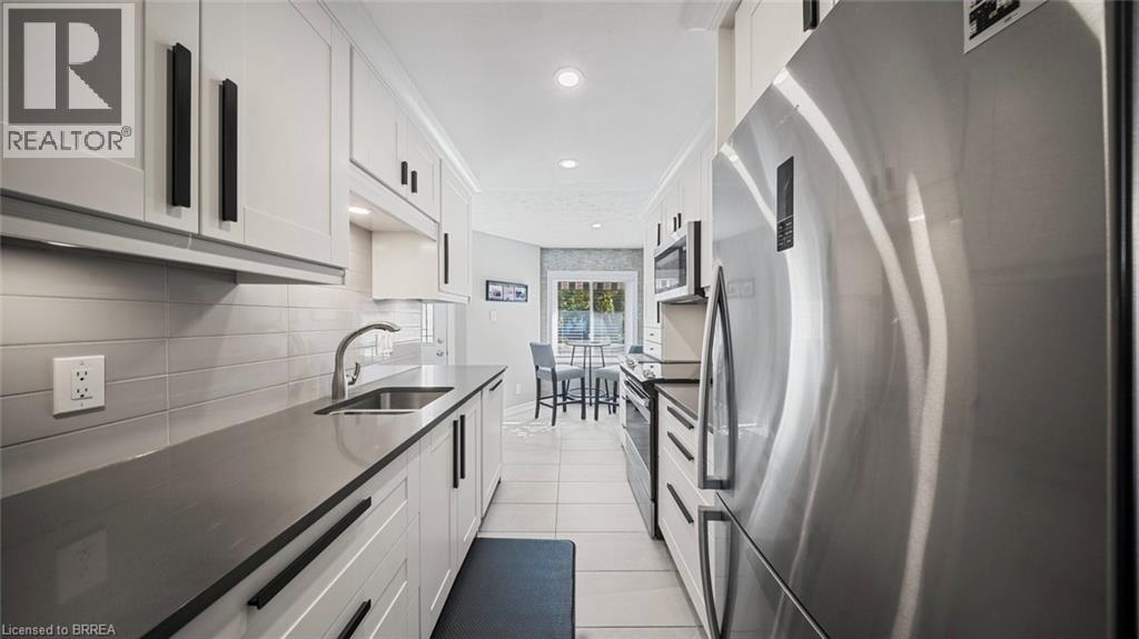 23 Freeman Crescent Property Photo 6