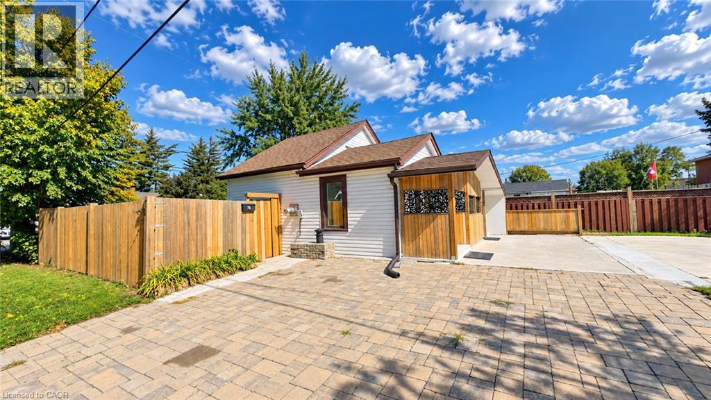76 Avenue Road Property Photo 1