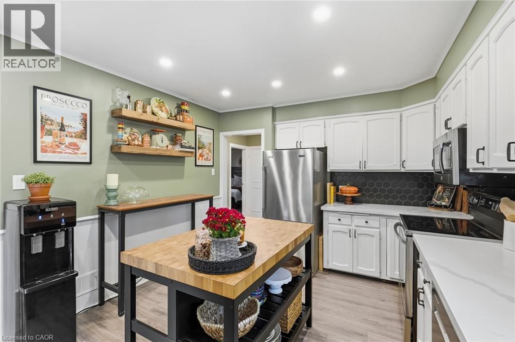 36 Pottruff Road Property Photo 12