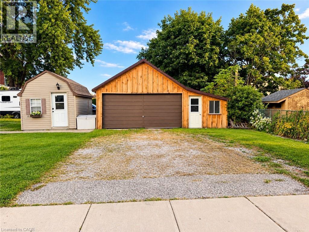 16 Alma Street N Property Photo 7