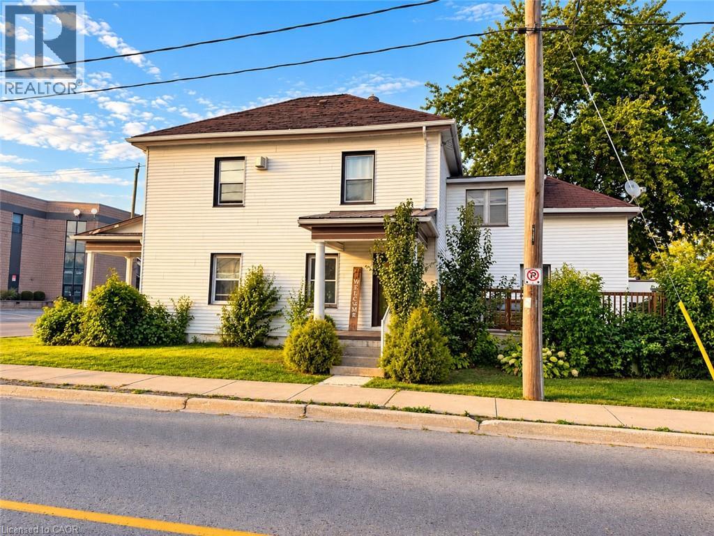 16 Alma Street N Property Photo 14