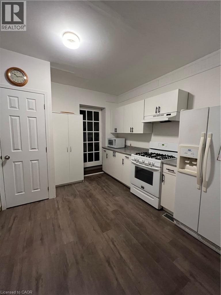 16 Alma Street N Property Photo 16