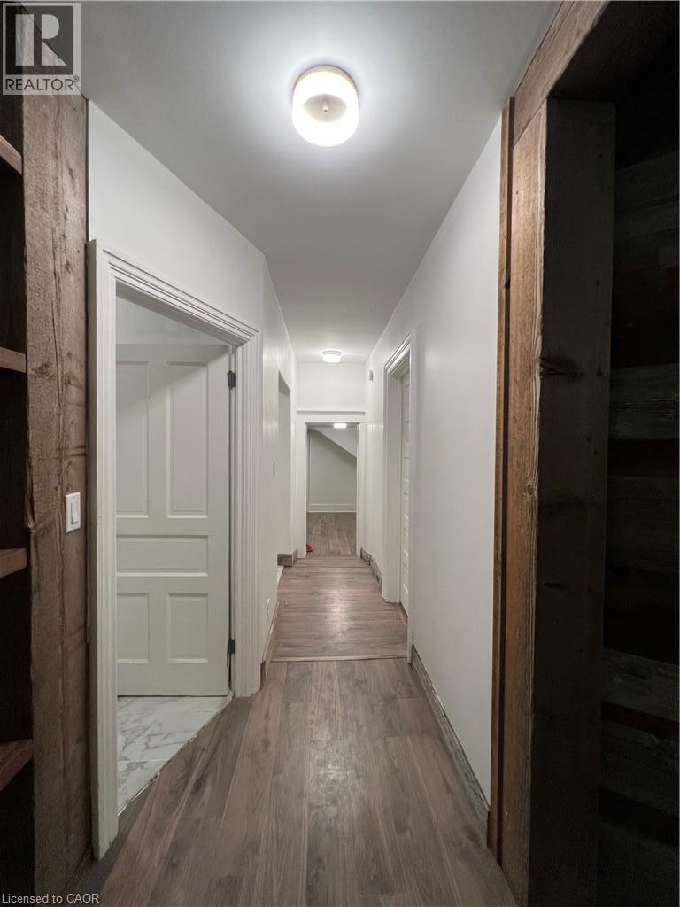 16 Alma Street N Property Photo 28