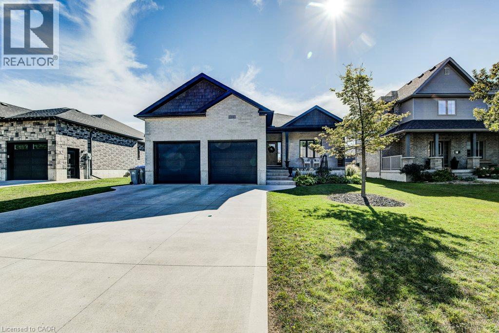 24 Gilmer Crescent Property Photo 2