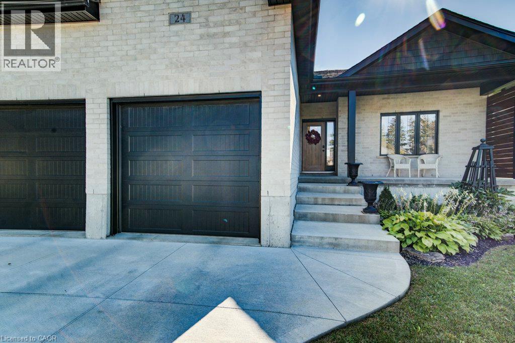 24 Gilmer Crescent Property Photo 5