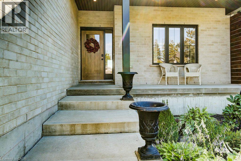 24 Gilmer Crescent Property Photo 6