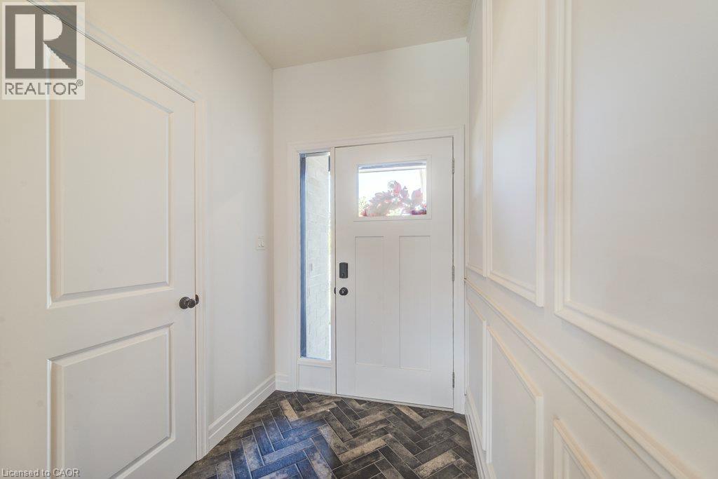 24 Gilmer Crescent Property Photo 7
