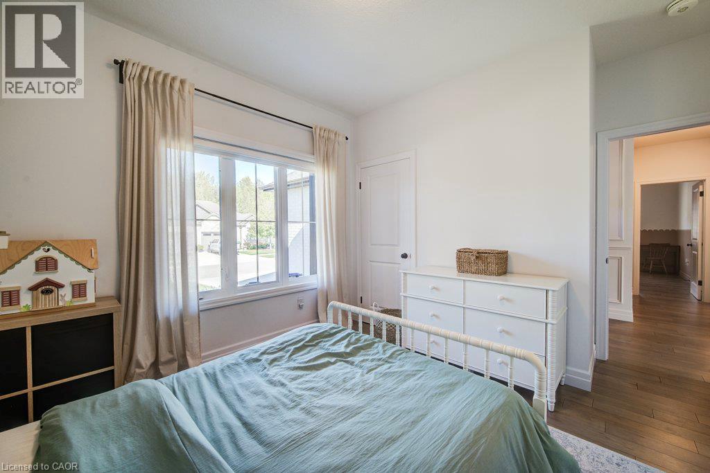 24 Gilmer Crescent Property Photo 10