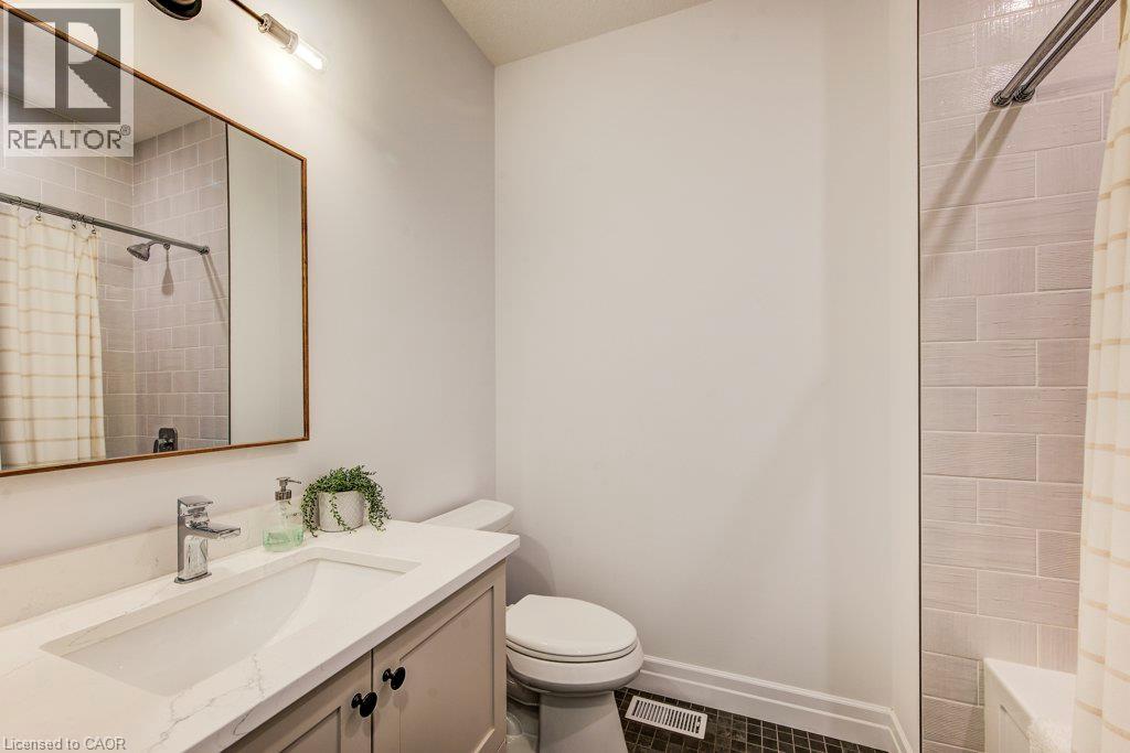 24 Gilmer Crescent Property Photo 11