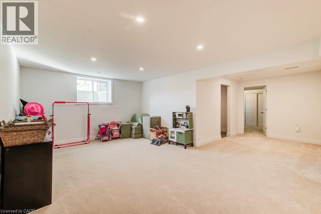 24 Gilmer Crescent Property Photo 38