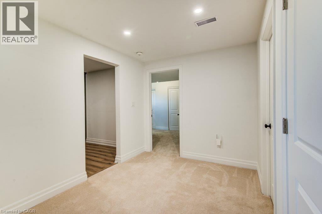 24 Gilmer Crescent Property Photo 40