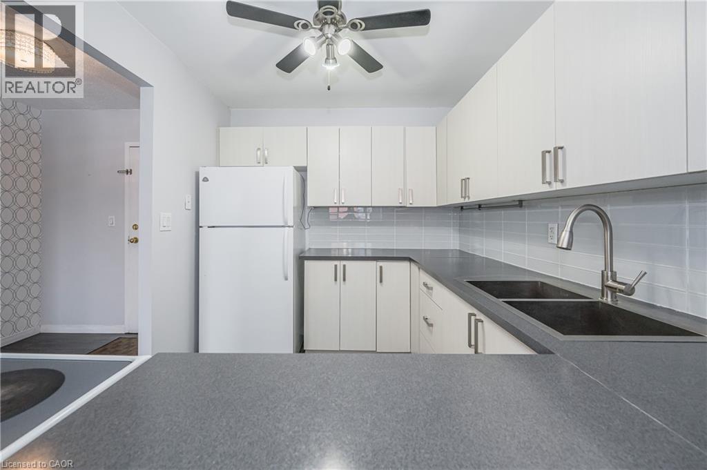 18 Holborn Court Unit# 211 Property Photo 4
