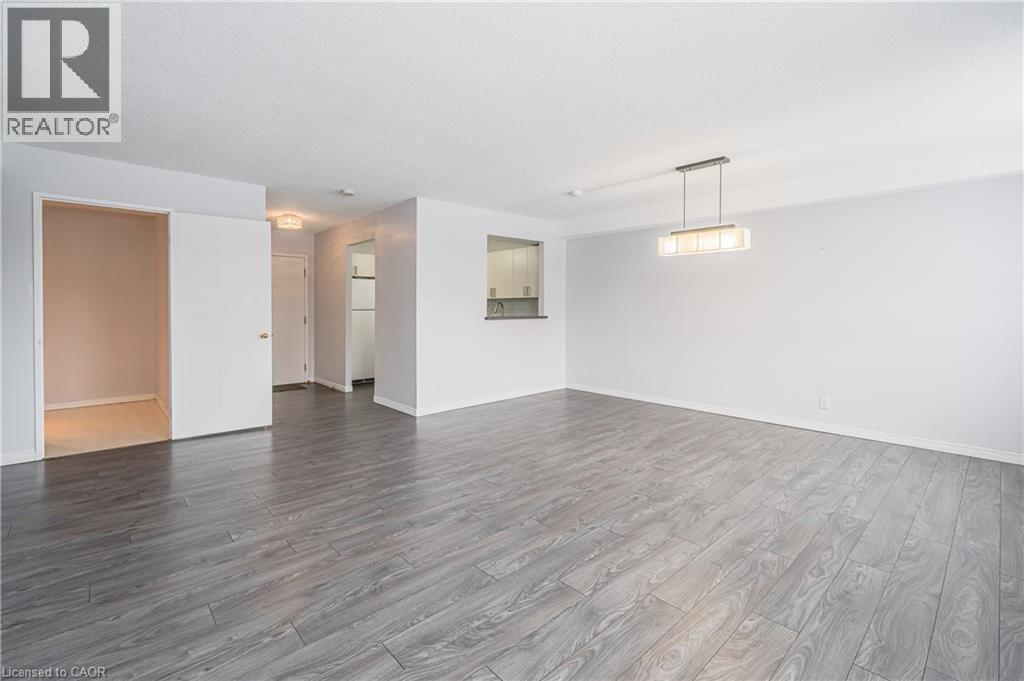 18 Holborn Court Unit# 211 Property Photo 9