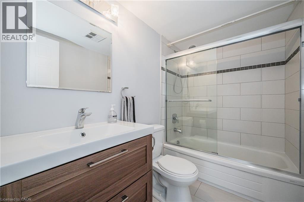 18 Holborn Court Unit# 211 Property Photo 10