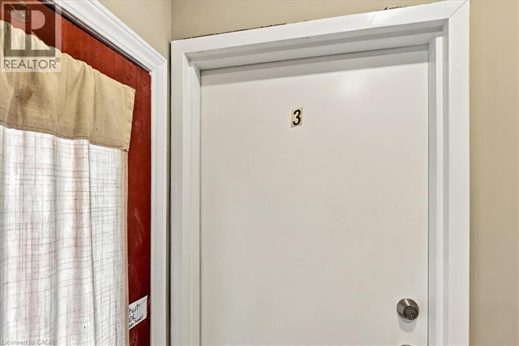 17 Eby Street S Unit# Upper Property Photo 3