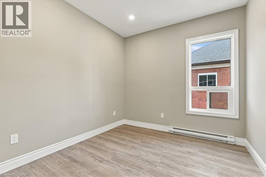 17 Eby Street S Unit# Upper Property Photo 8