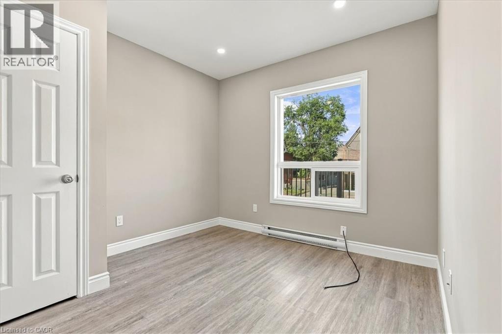 17 Eby Street S Unit# Upper Property Photo 12