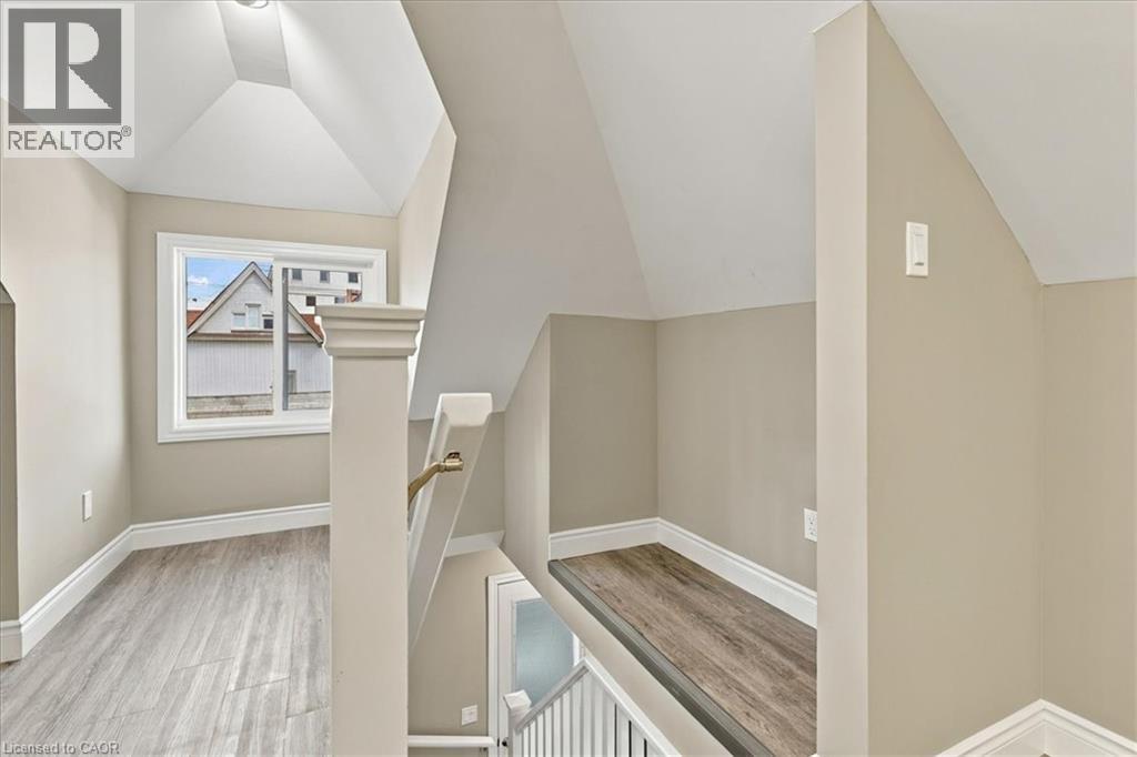 17 Eby Street S Unit# Upper Property Photo 17