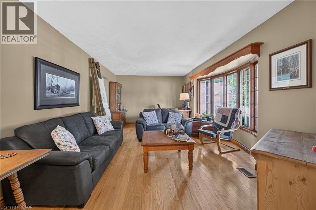 108 Temperance Street E Property Photo 8