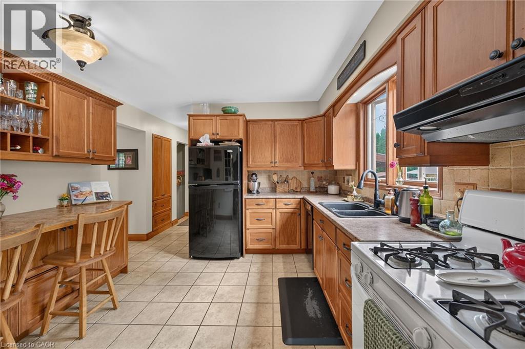 108 Temperance Street E Property Photo 13