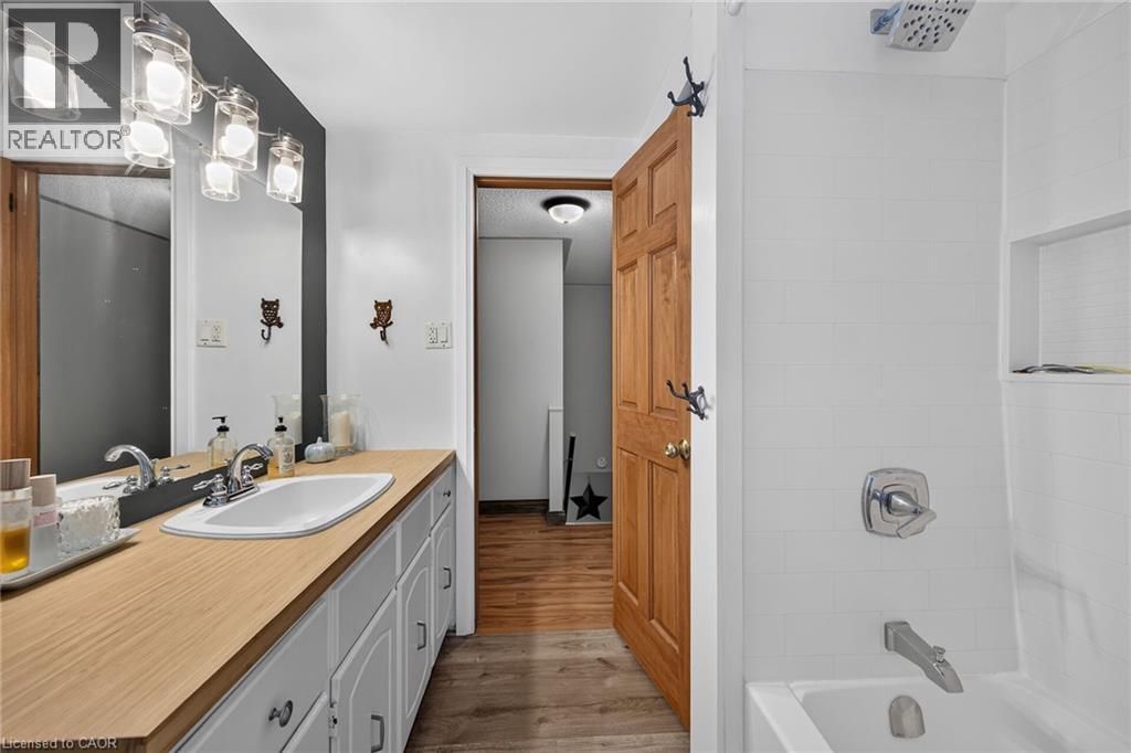 108 Temperance Street E Property Photo 29