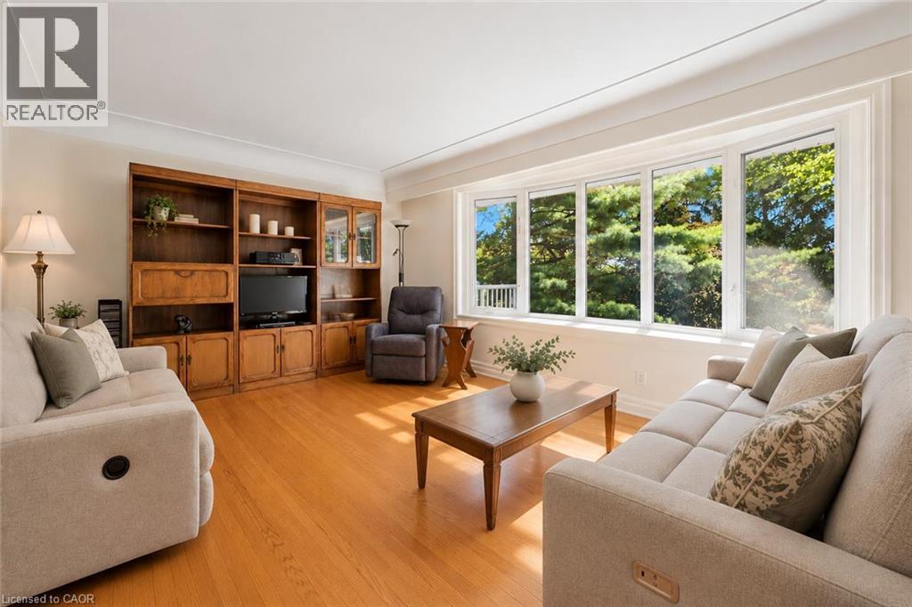 38 Callander Drive Property Photo 3