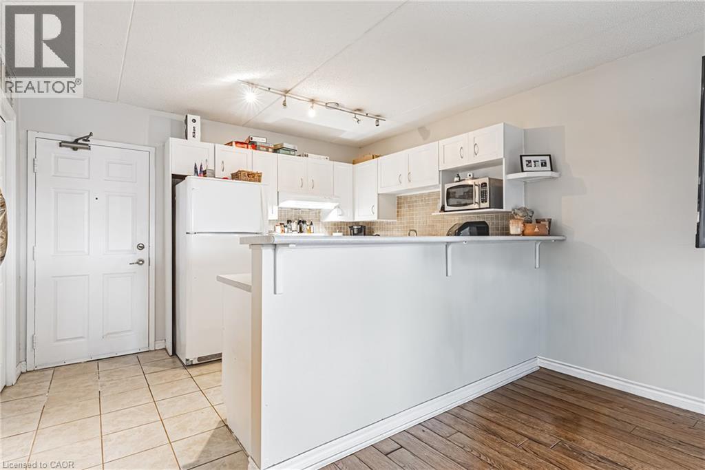 1451 Walkers Line Unit# 313 Property Photo 10