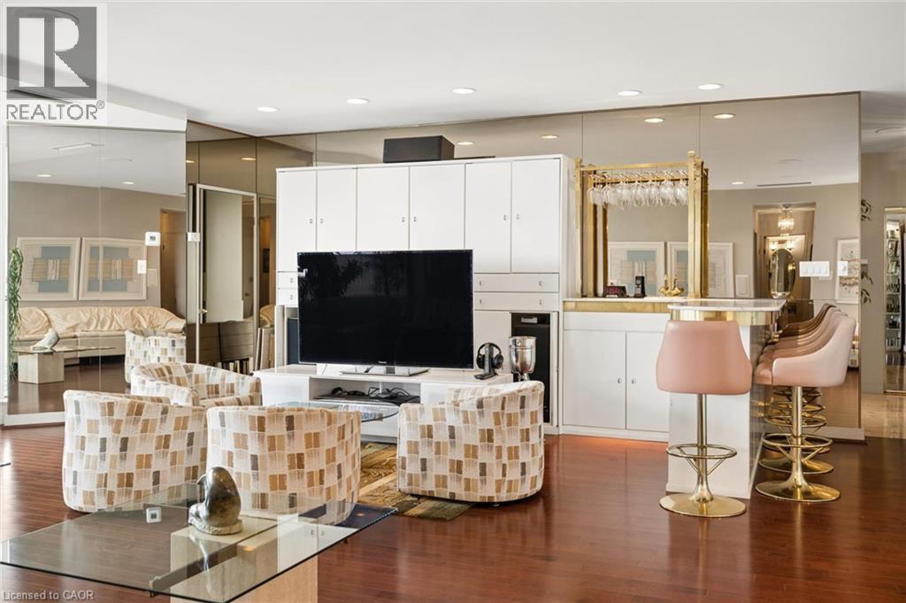 265 Westcourt Place Unit# Ph9 Property Photo 18