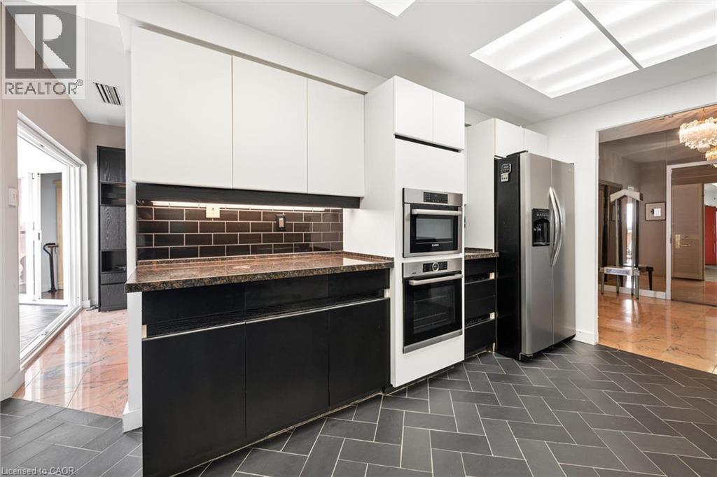 265 Westcourt Place Unit# Ph9 Property Photo 25
