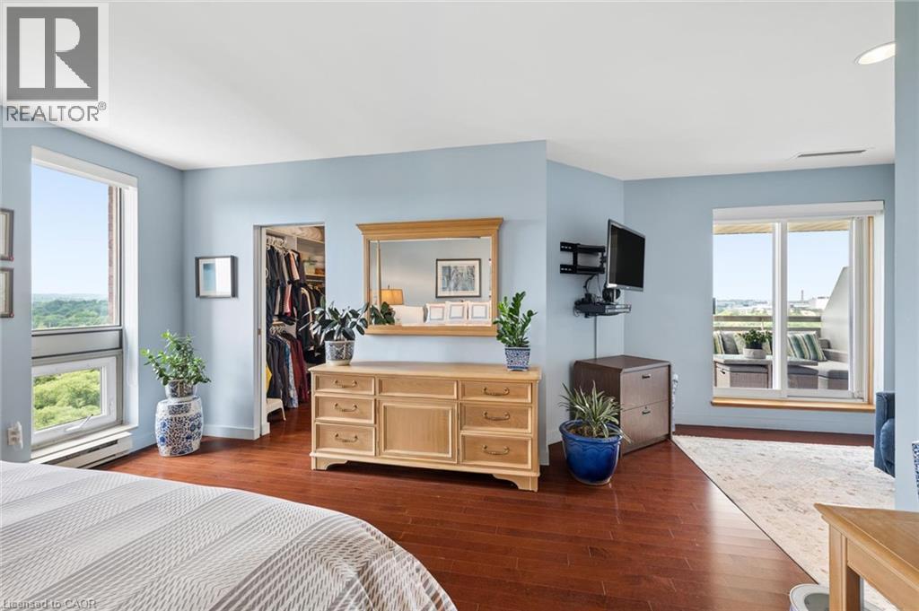 265 Westcourt Place Unit# Ph9 Property Photo 33