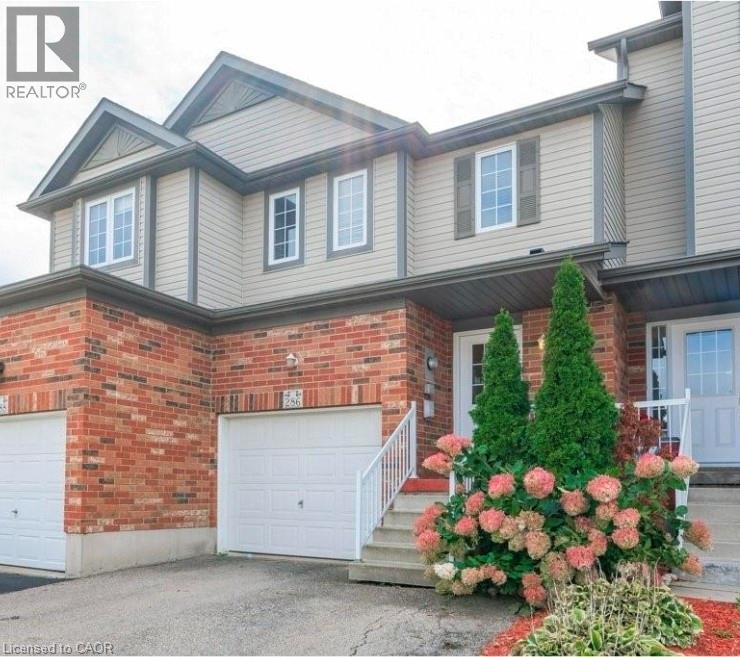 286 Sophia Crescent Property Photo 2