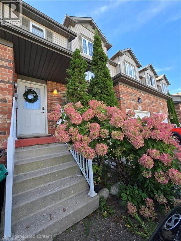 286 Sophia Crescent Property Photo 4