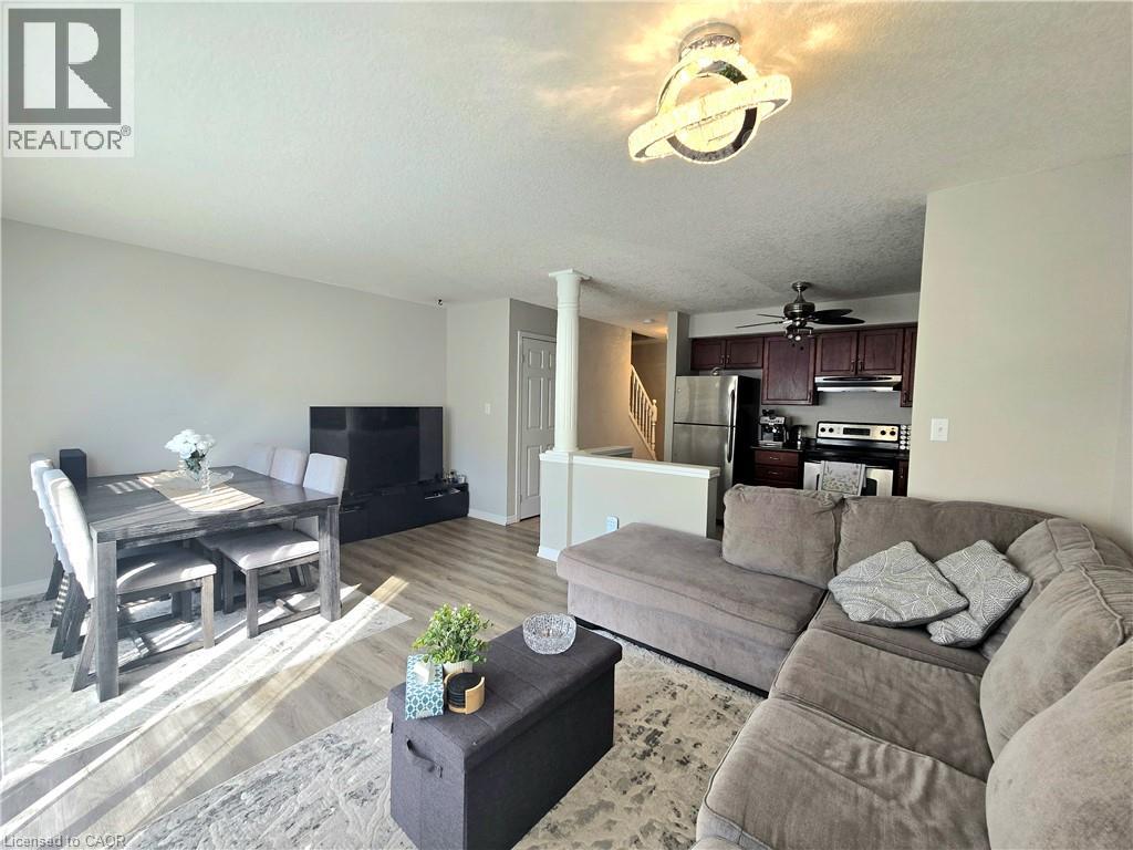 286 Sophia Crescent Property Photo 8