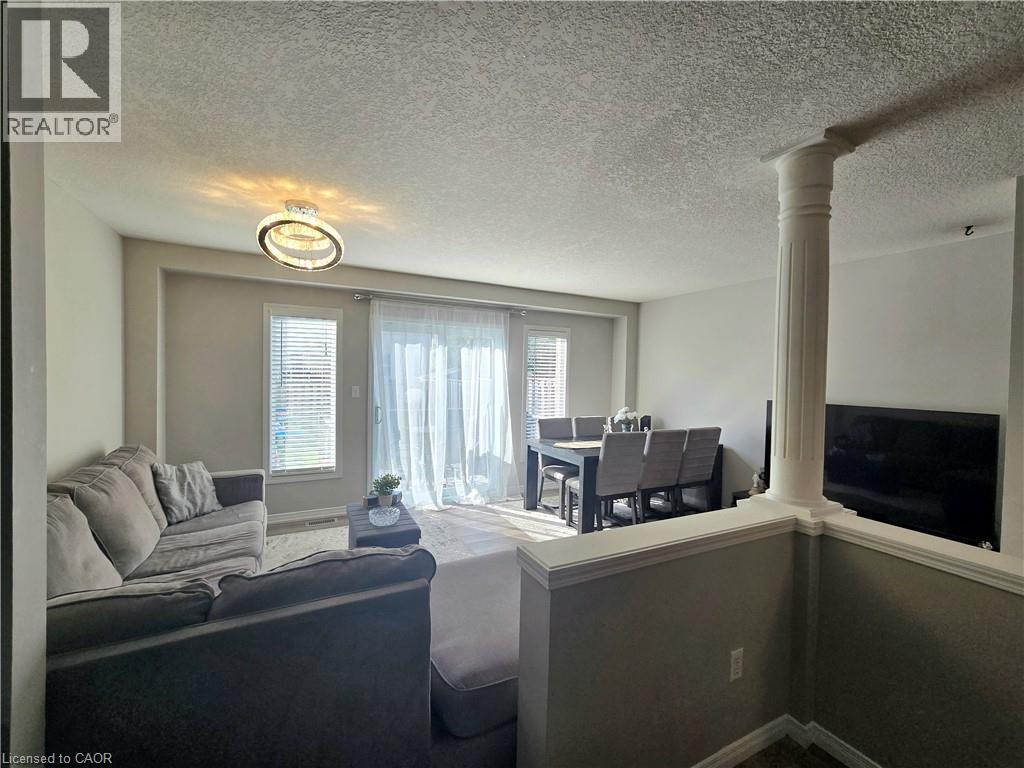 286 Sophia Crescent Property Photo 9