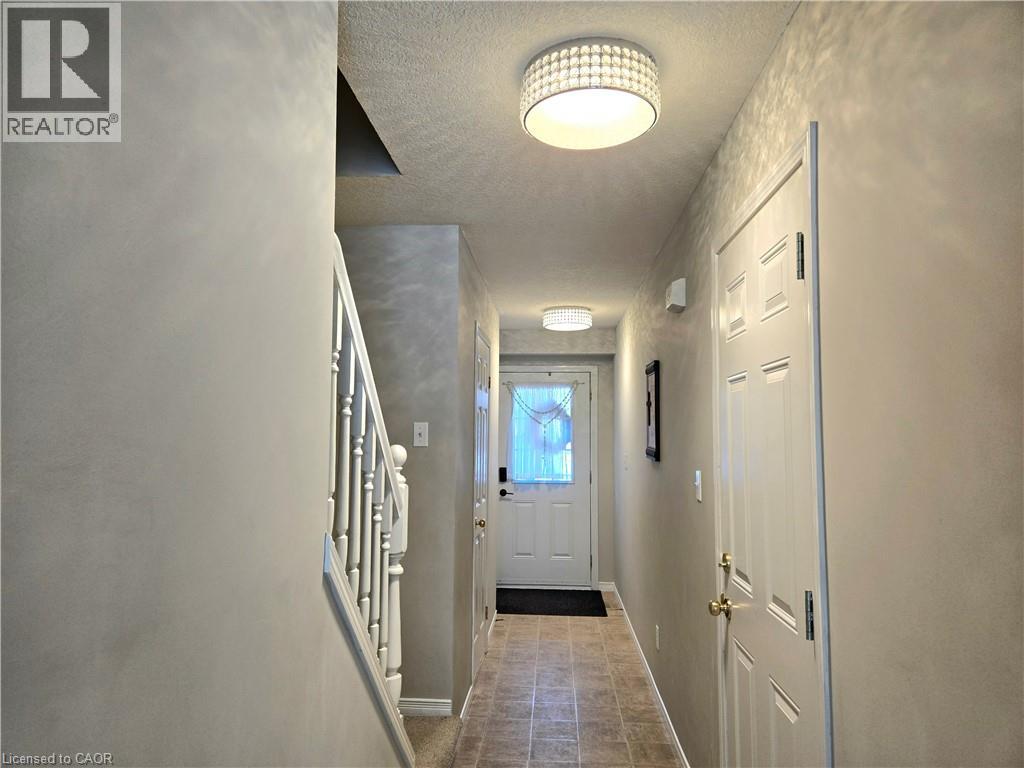 286 Sophia Crescent Property Photo 10