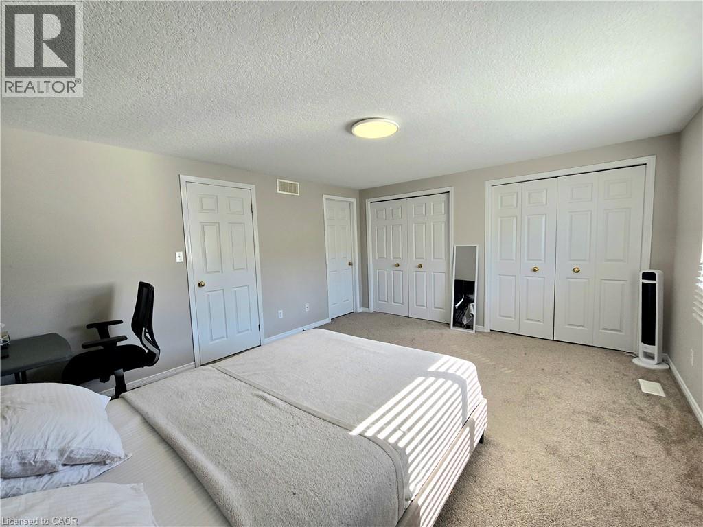 286 Sophia Crescent Property Photo 16