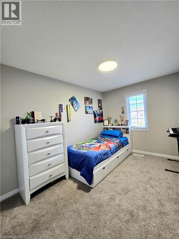 286 Sophia Crescent Property Photo 20