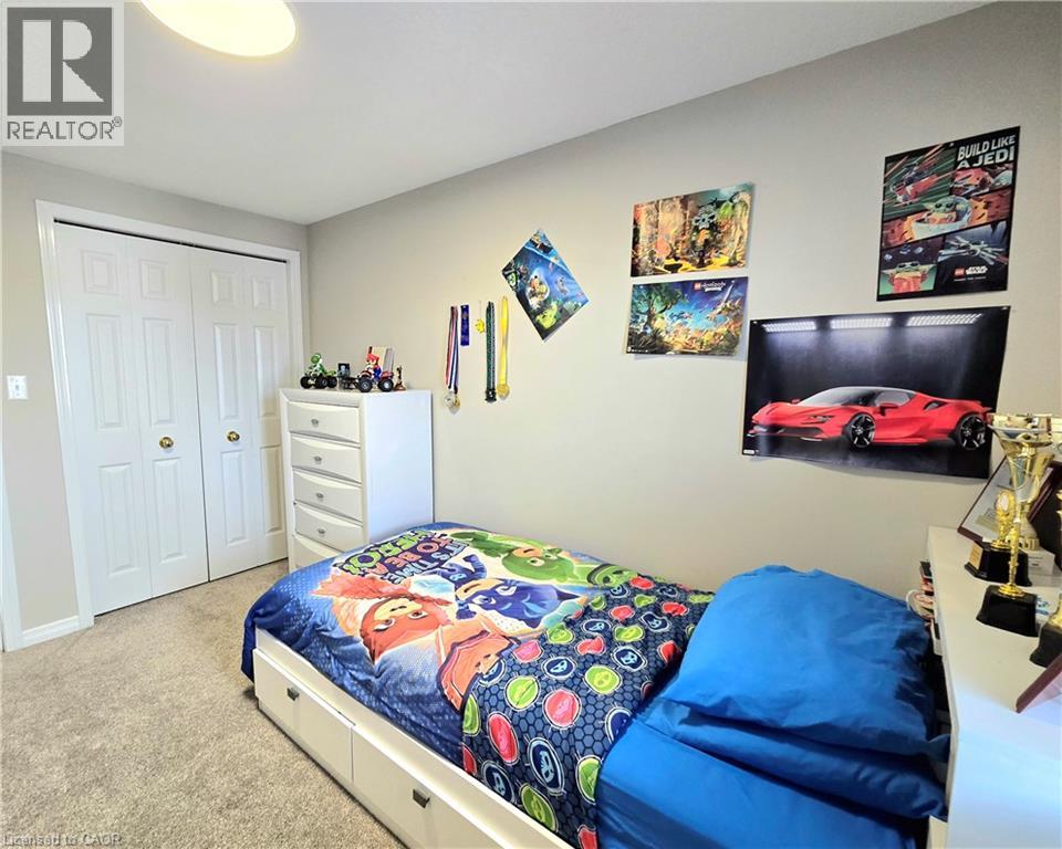 286 Sophia Crescent Property Photo 21