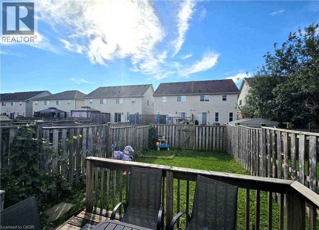 286 Sophia Crescent Property Photo 34