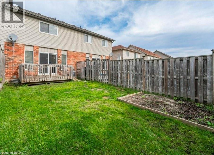 286 Sophia Crescent Property Photo 35