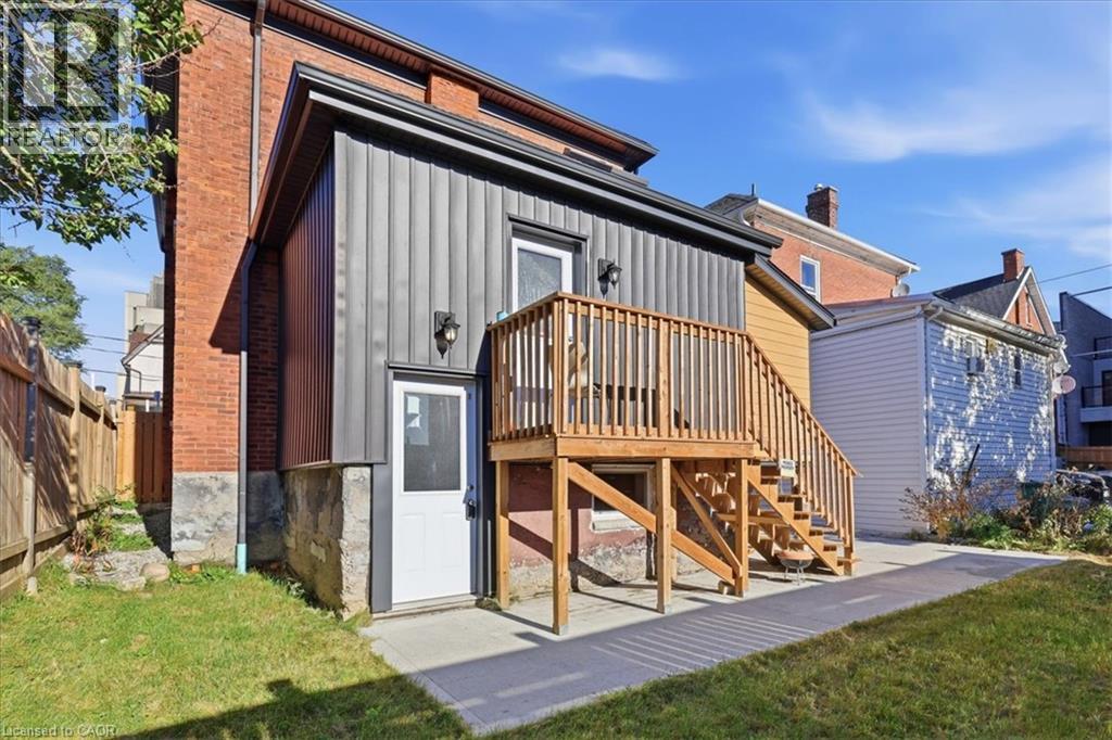 17 Eby Street S Unit# Lower Property Photo 2