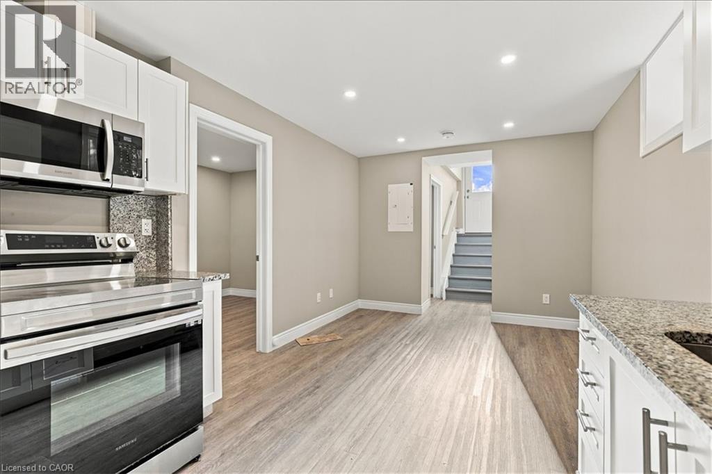 17 Eby Street S Unit# Lower Property Photo 6