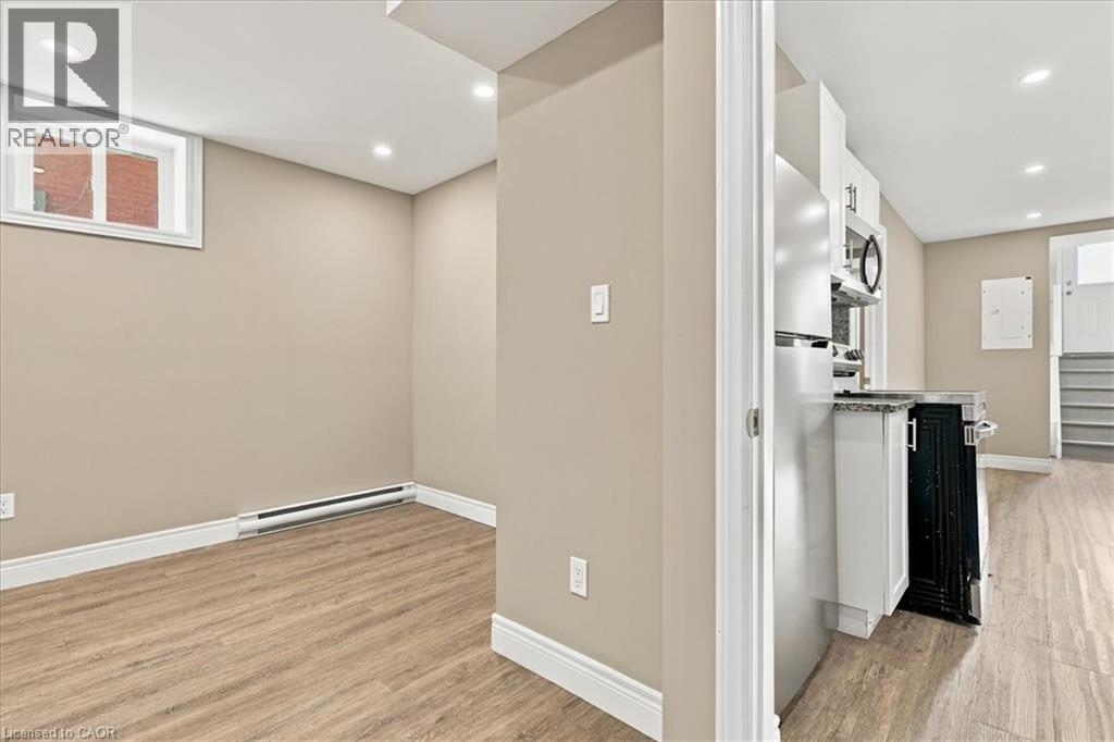 17 Eby Street S Unit# Lower Property Photo 9