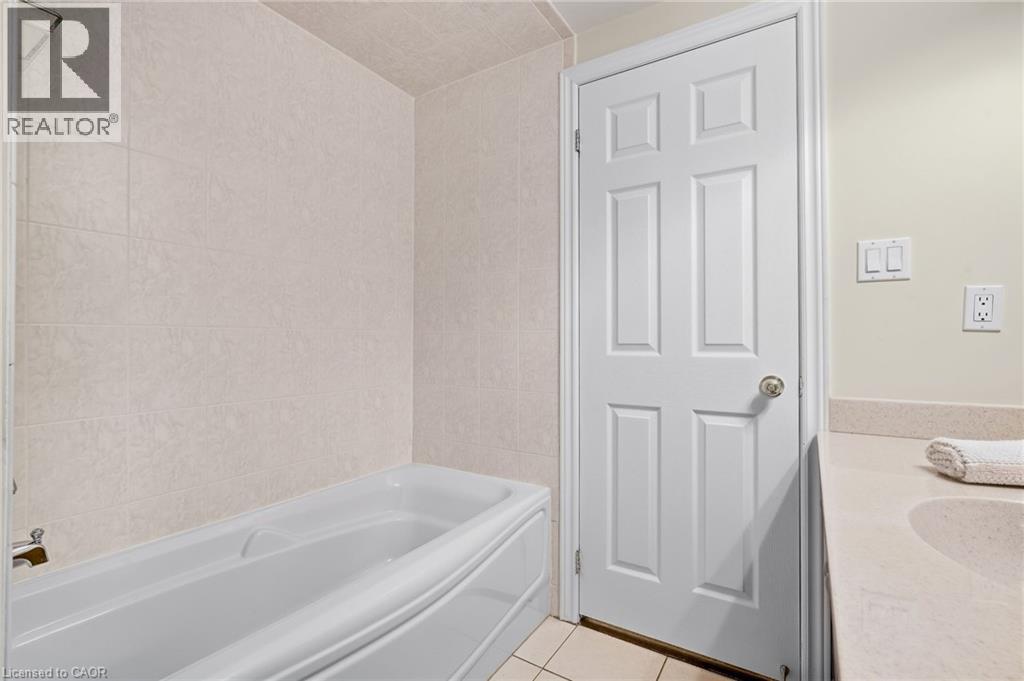 390 Upper Middle Road Unit# 301 Property Photo 26