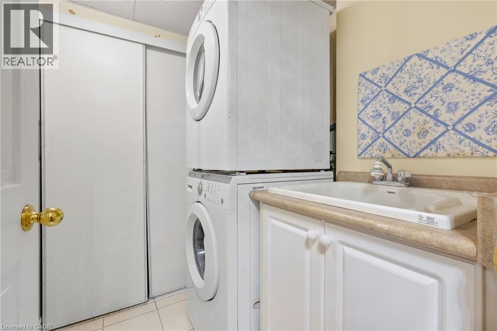 390 Upper Middle Road Unit# 301 Property Photo 35