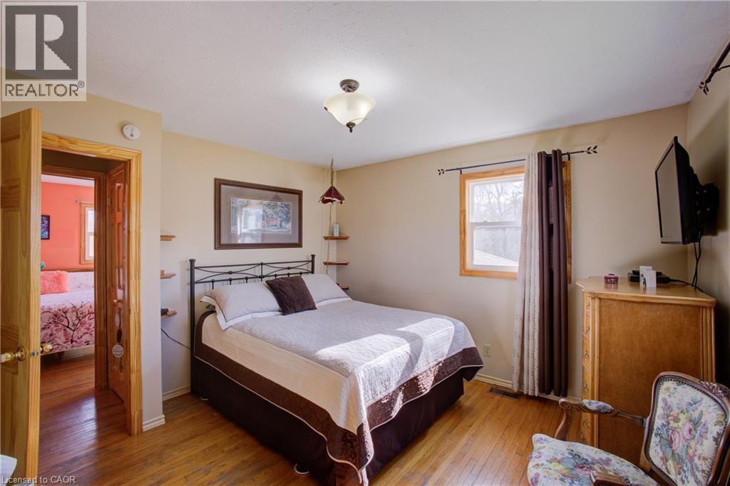 375729 6th Line Property Photo 25