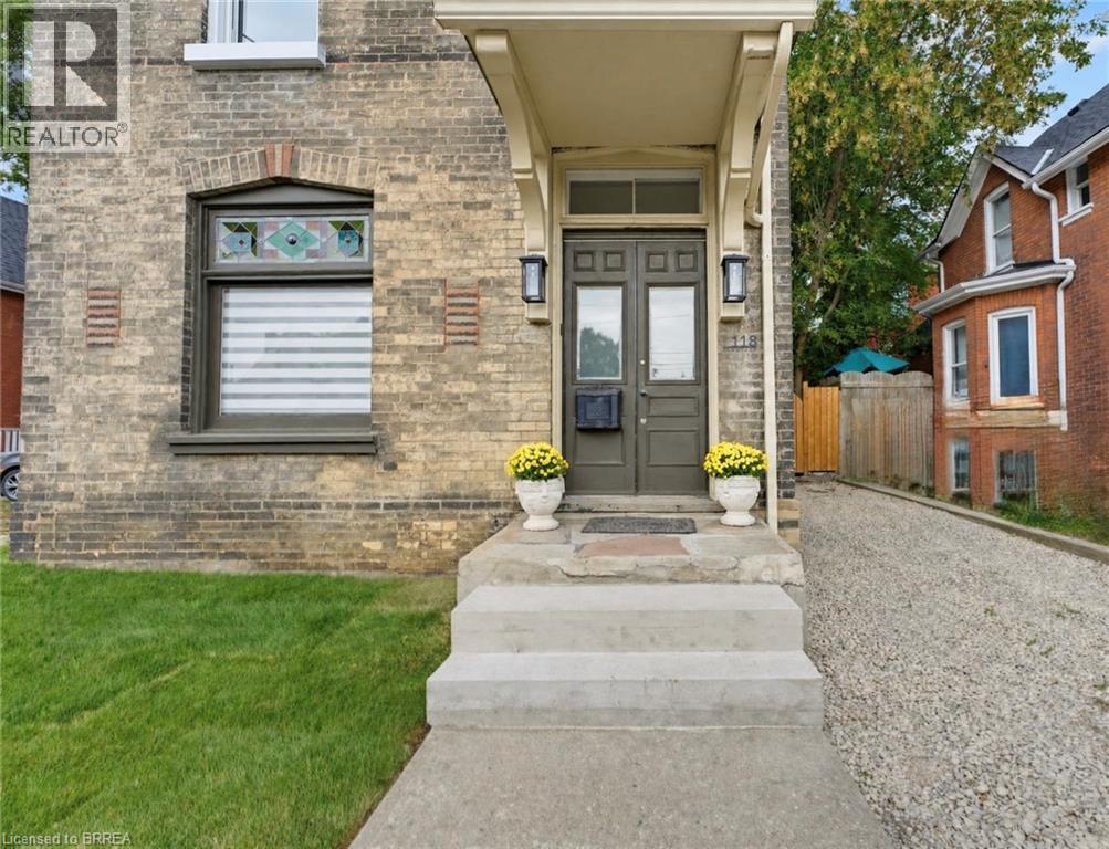 118 CLARENCE Street Property Photo 1