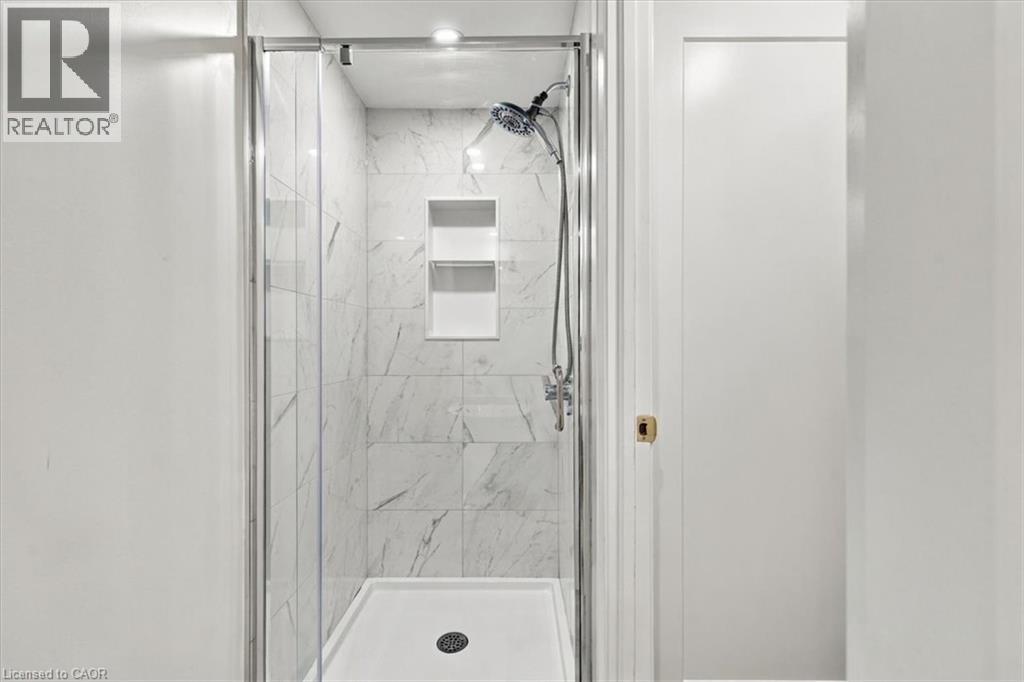 212 West 33rd Street Property Photo 17